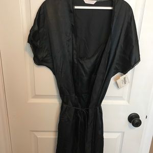 NWT-Black satin chemise and robe set